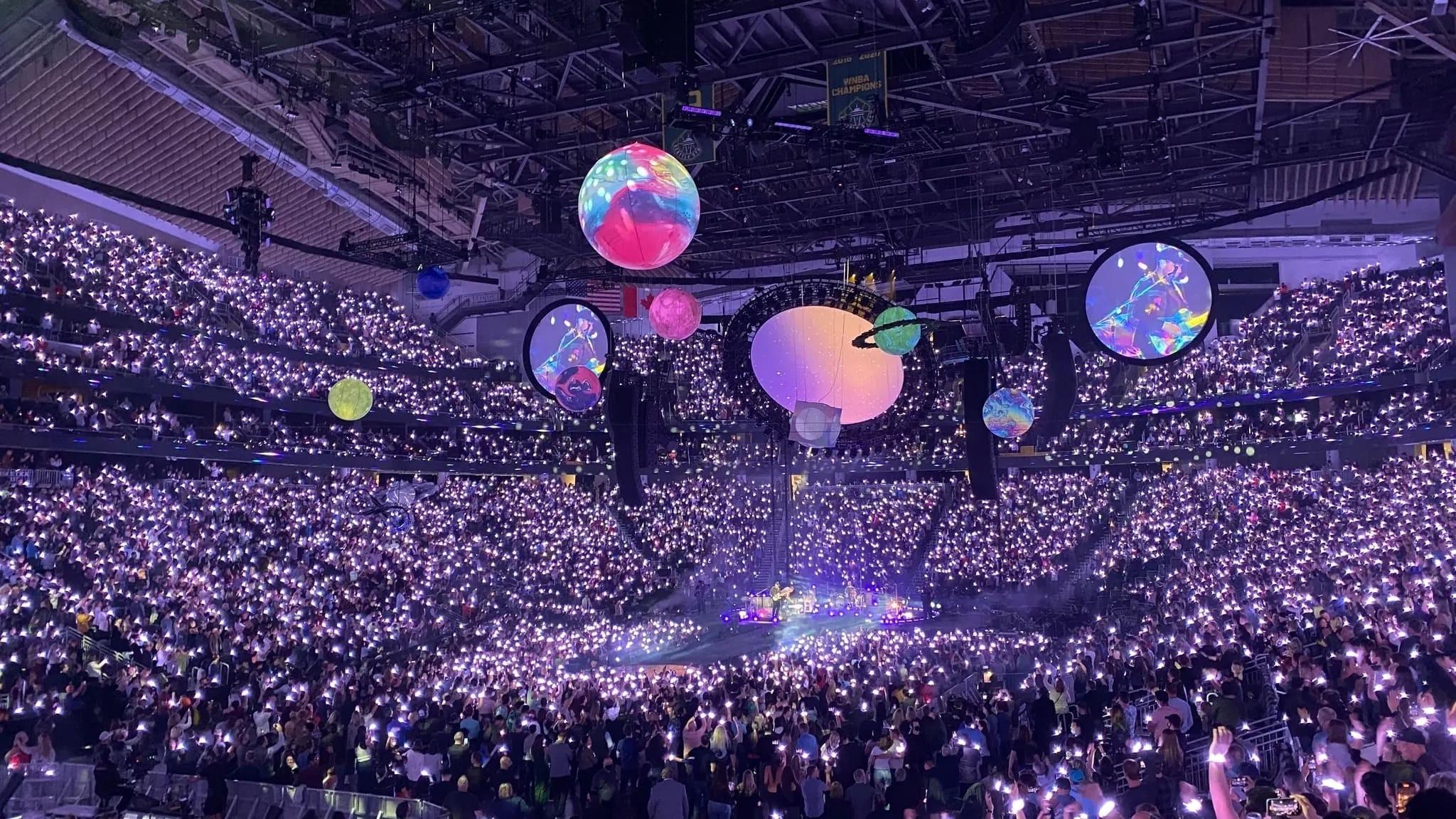 Voir film Coldplay en direct de la Climate Pledge Arena en streaming